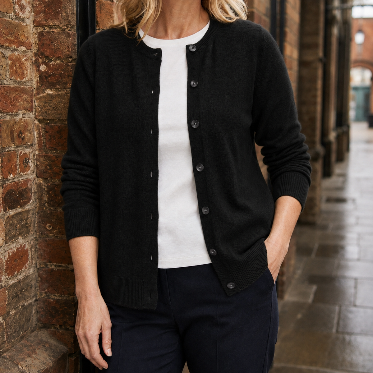 Annabel-Jane Crew Neck Sweater - Black