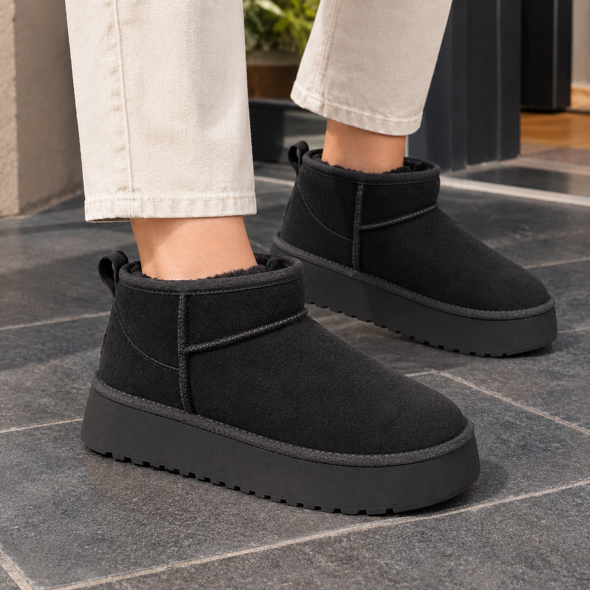 Piacenza Platform Snow Boots - Black