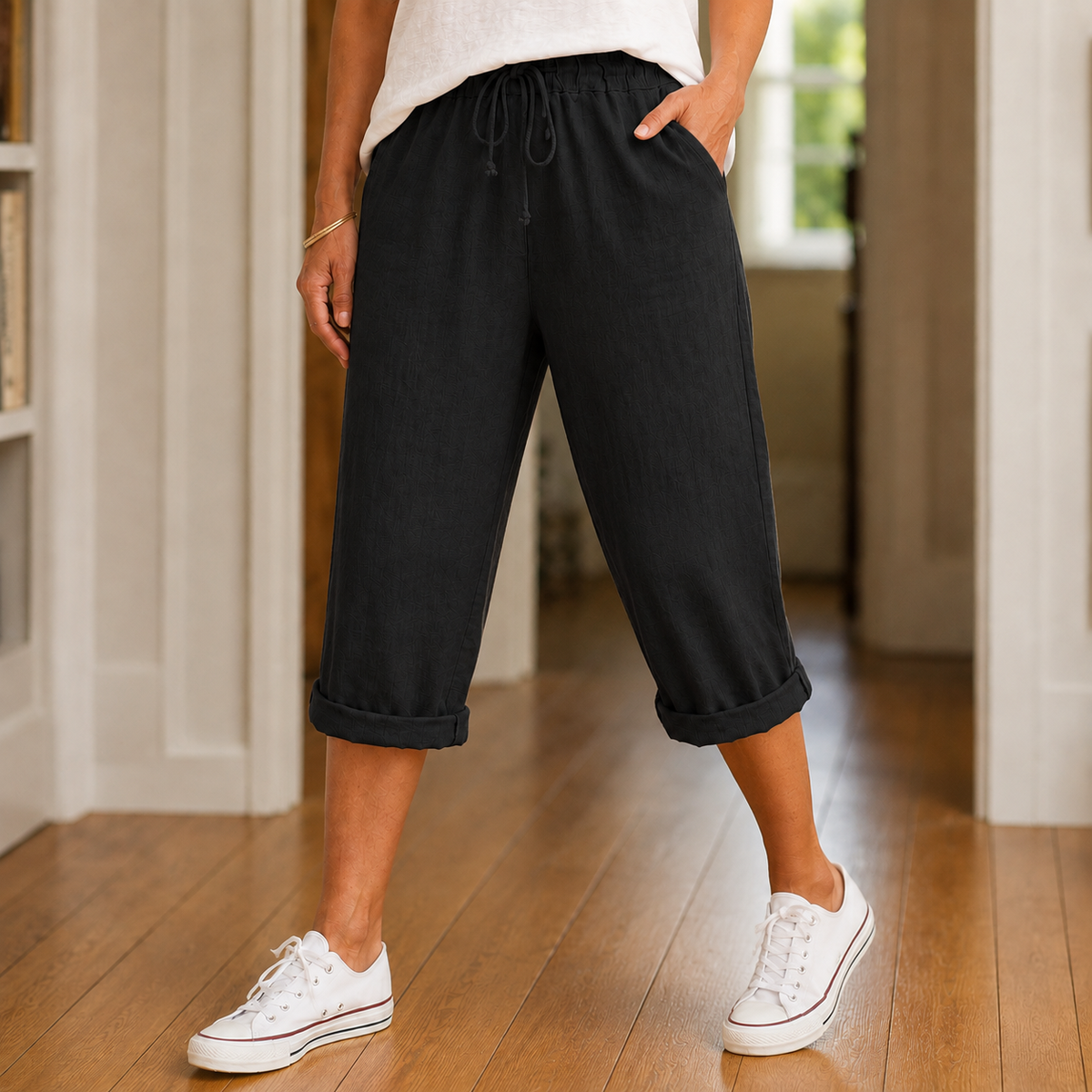 Faye Relaxed Capri Pants - Black
