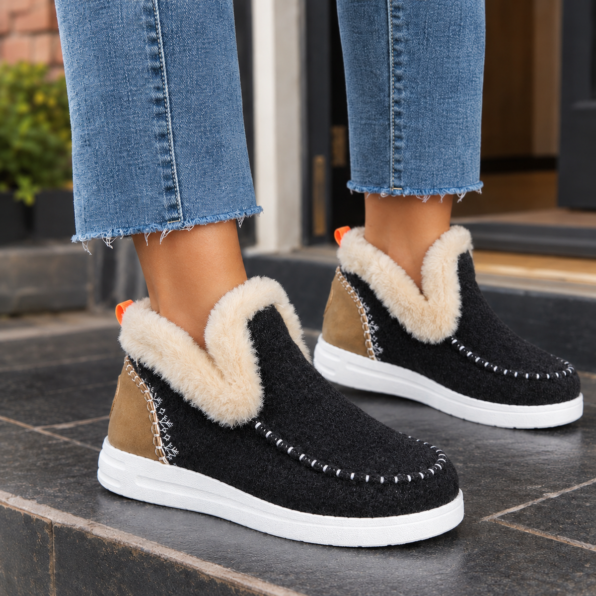 Moretti Fleece-Lined Boots - Black
