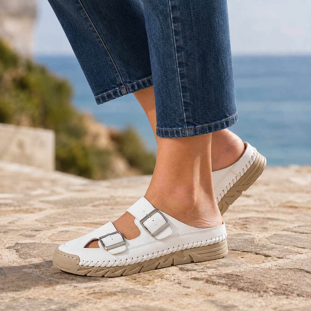 Cecconi Buckle Sandals - White