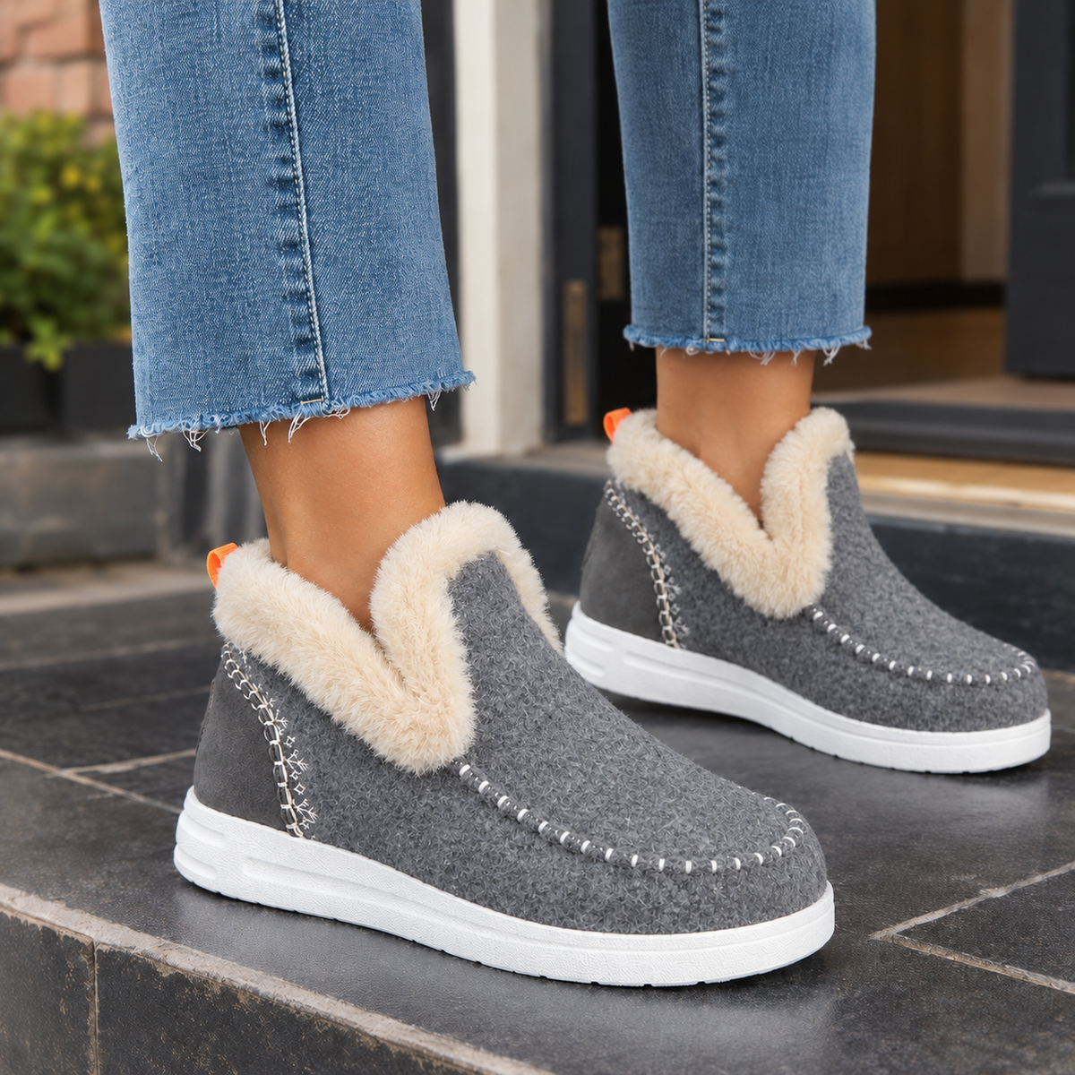 Moretti Fleece-Lined Boots - Gray